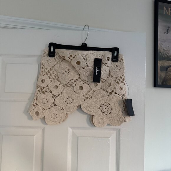 *NWT* Lulus Envied Attitude Crochet Strapless Crop Top - Beige - Picture 3 of 5